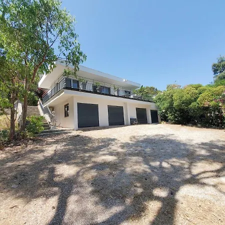 Willa De A 150 M De La